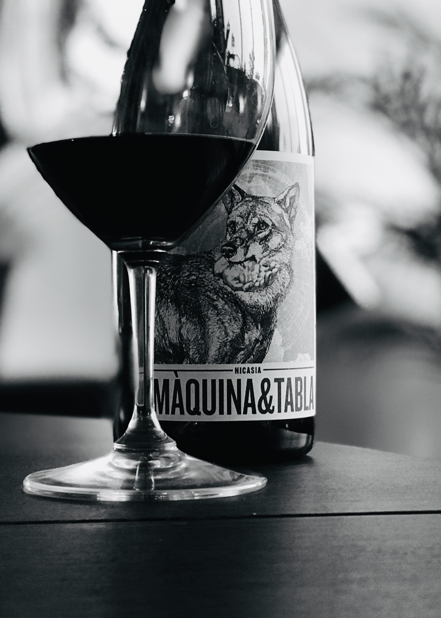 Màquina&Tabla Nicasia tinto 2022 vino tinto de toro de màquina&Tabla. Oriol Illa winemaker de maquina&Tabla. 94 puntos parker